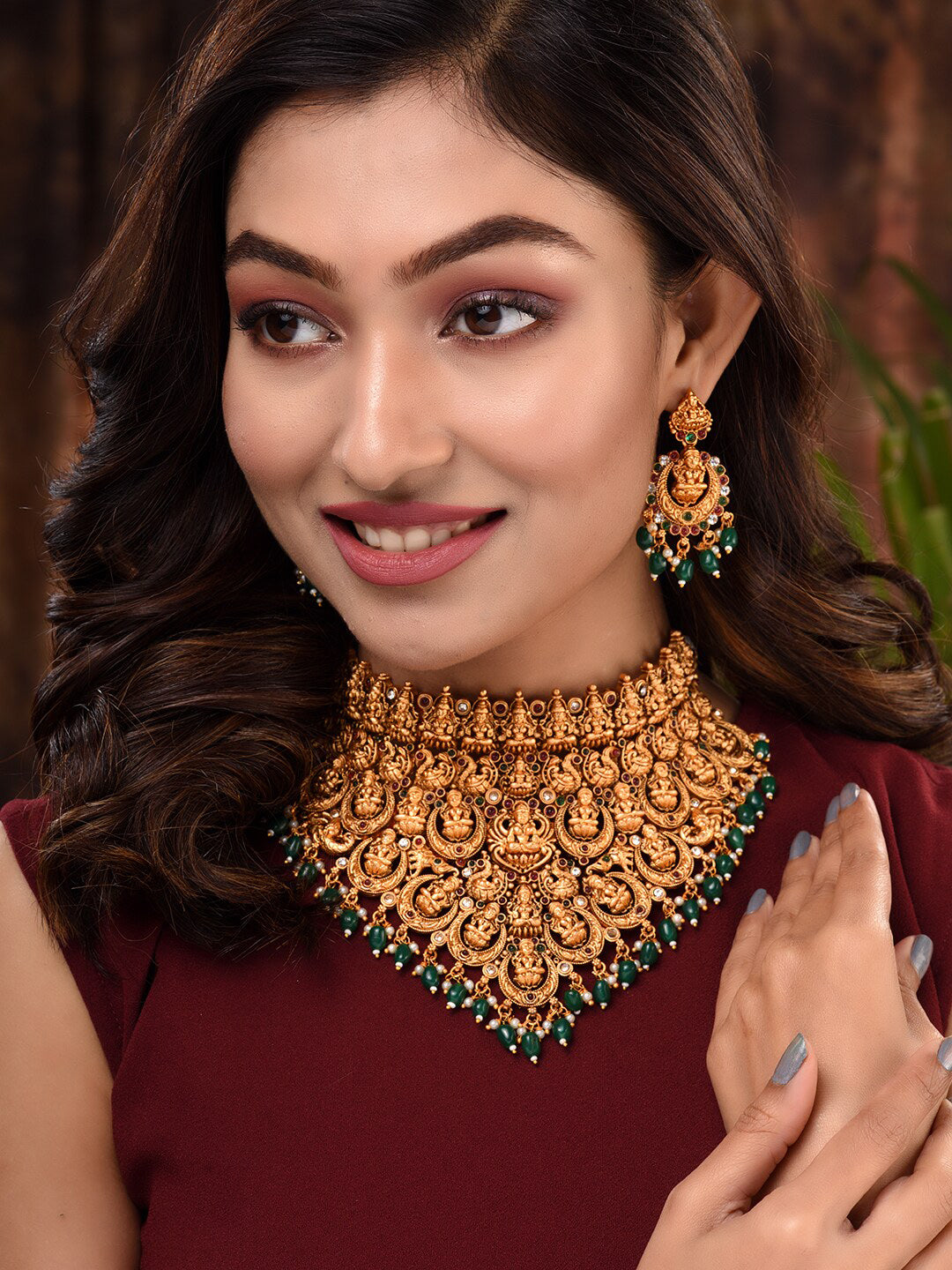 Saraf RS Jewellery Gold-Polished Stone-Studded Jewellery Set