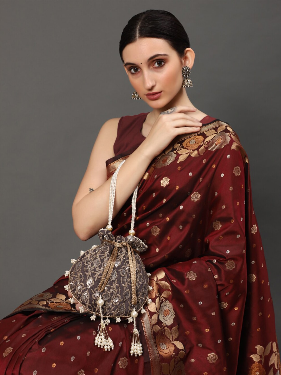 Masq Black & White Pearl & Sequinned Work Embellished Potli Clutch