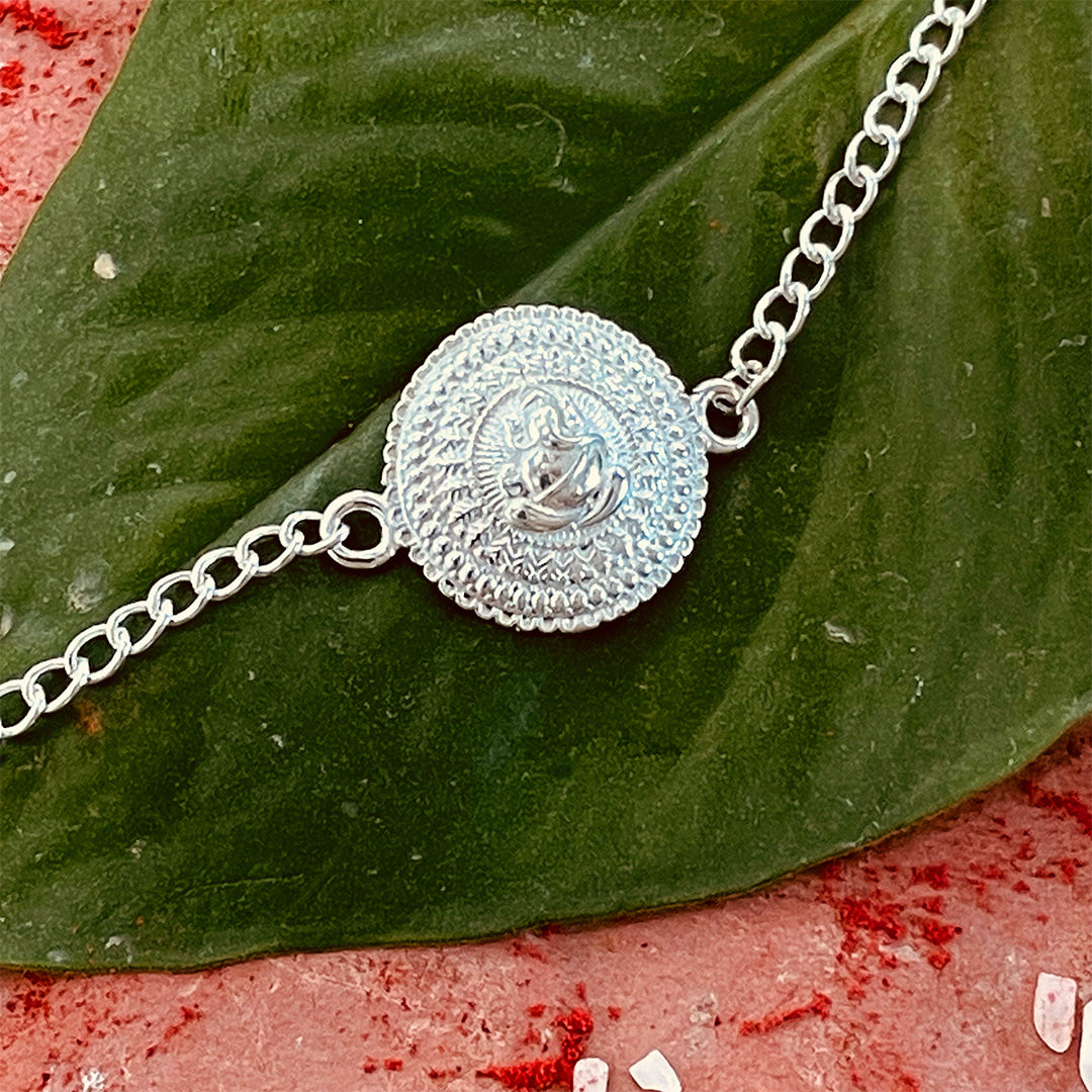 trueBrowns 925 Sterling Silver Embossed Ganesh Idol Silver Chain Rakhi