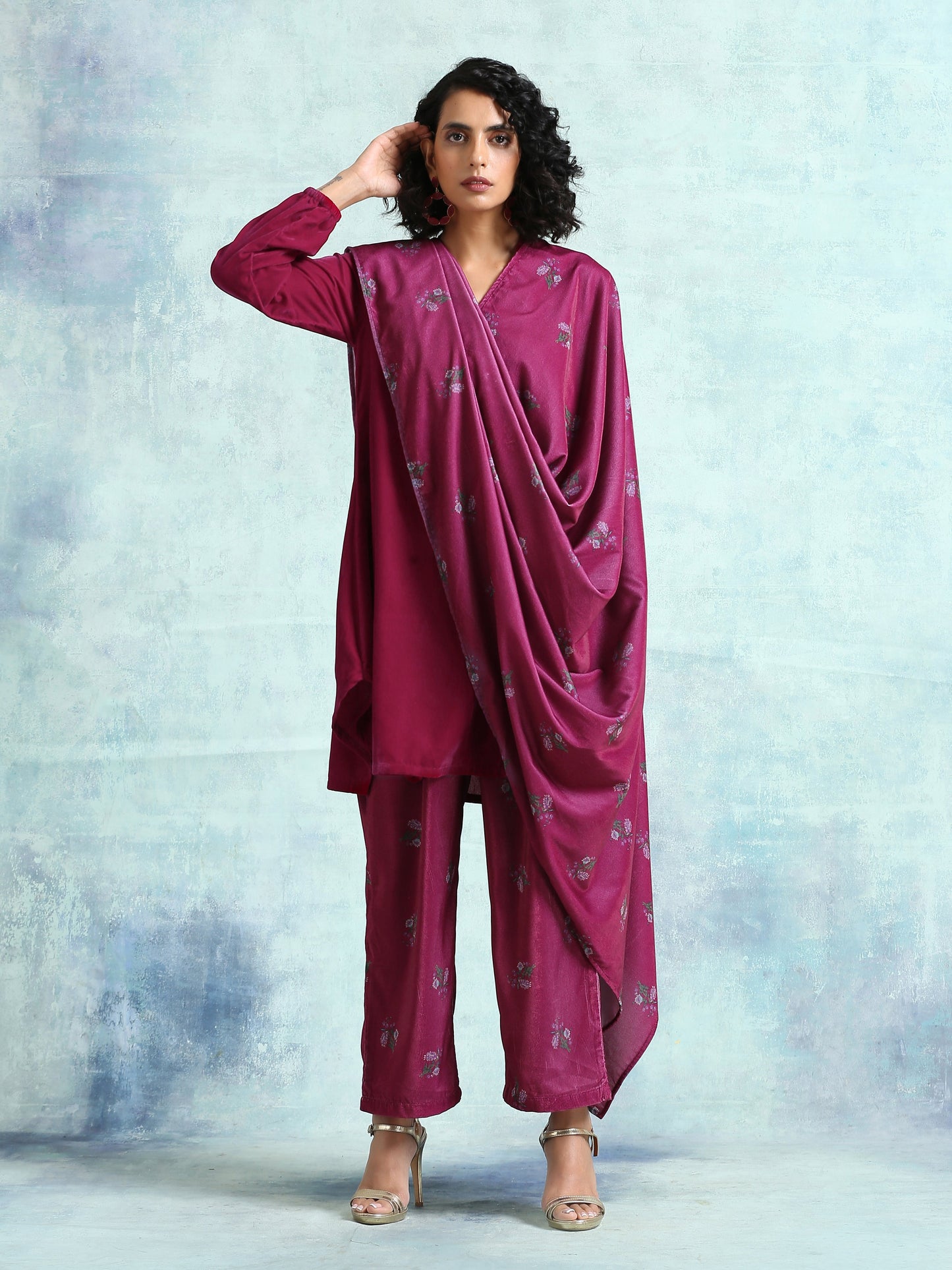 trueBrowns Magenta Printed Velvet Shawl