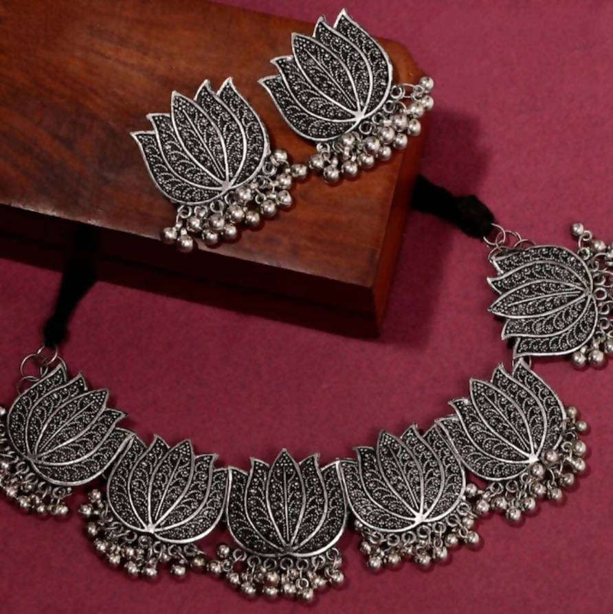 Mominos Fashion Oxidised Lotus Design Silver Color Necklace Choker Set