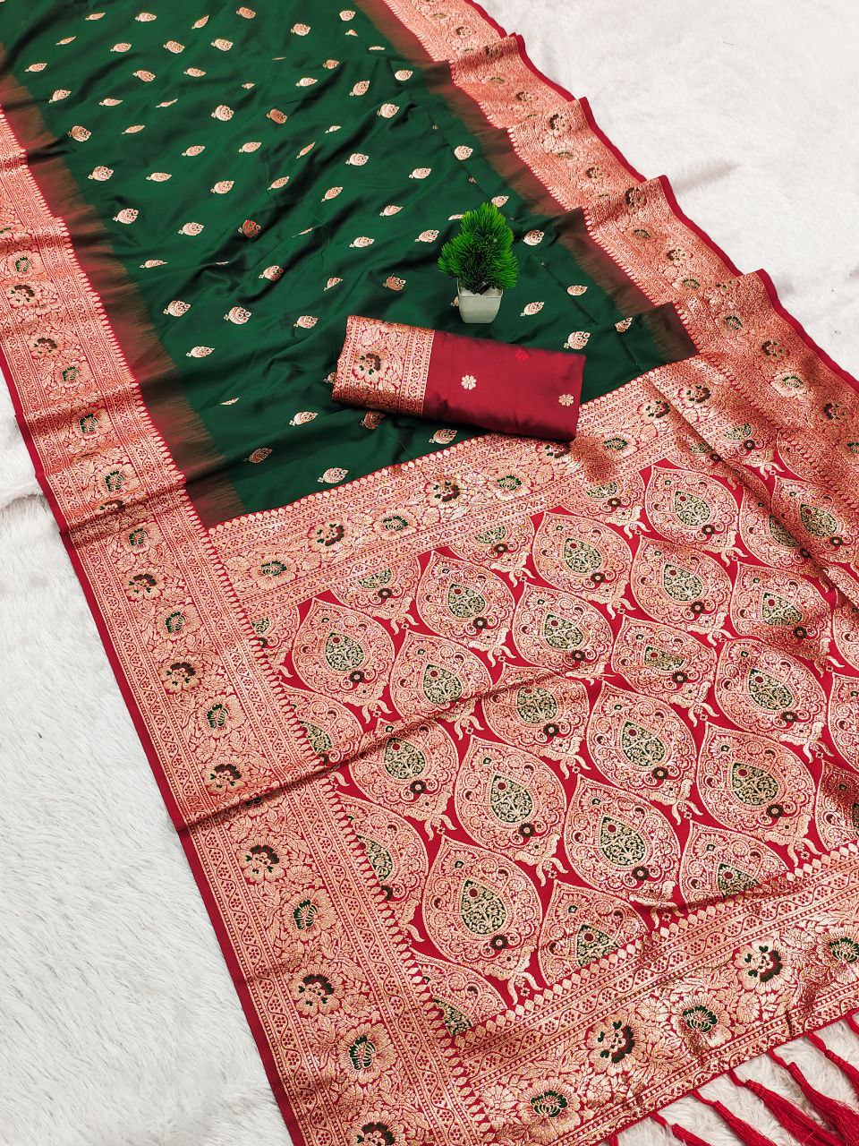 Mameraa Sarees Green Soft Banarasi Silk Saree With Zari Weaving Meenakari Design-Green