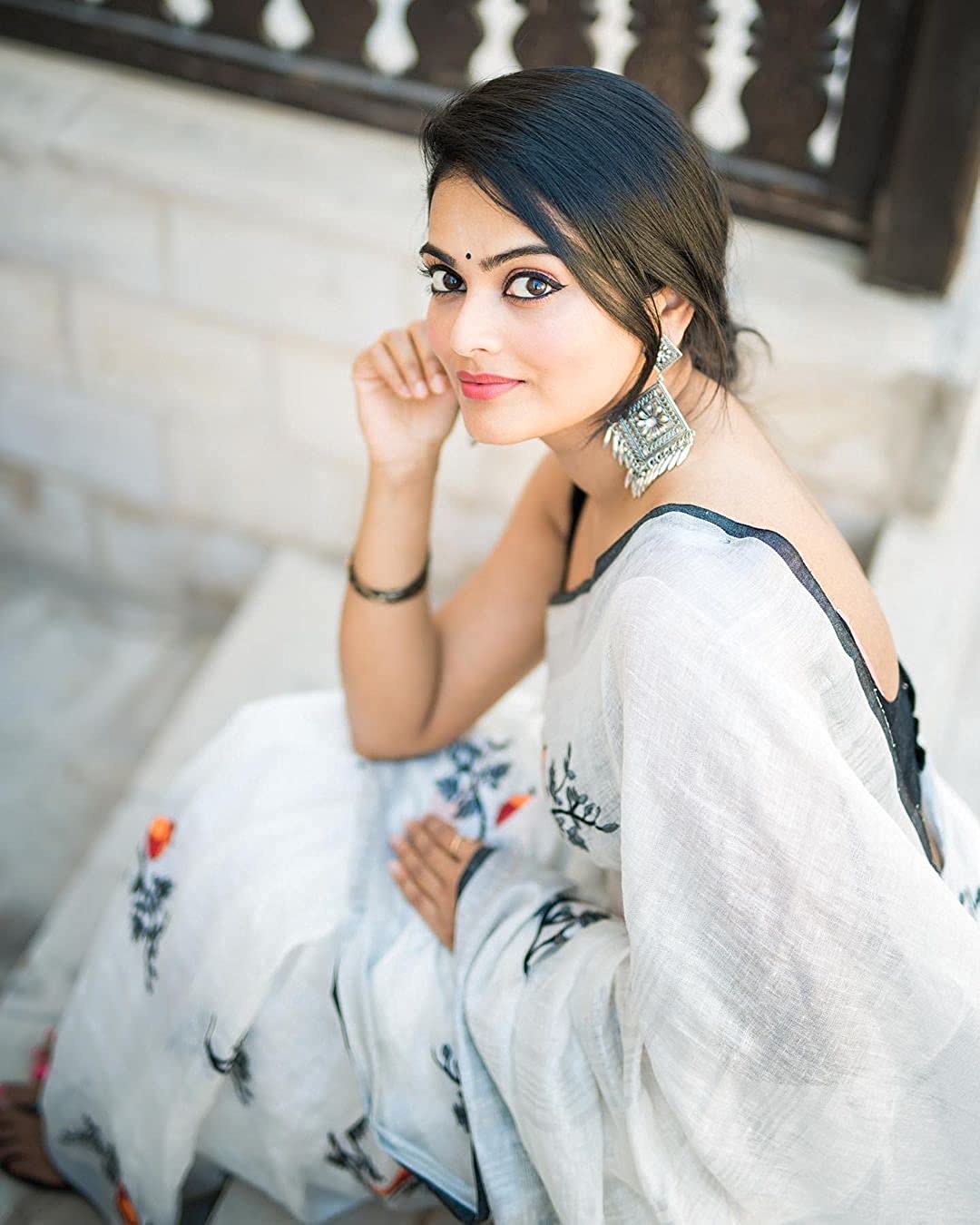 Anni Designer Women's Woven Linen Saree