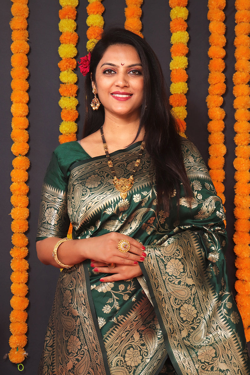 Monjolika Fashion Dark Green Silk Blend Banarasi Saree With Zari Weaving