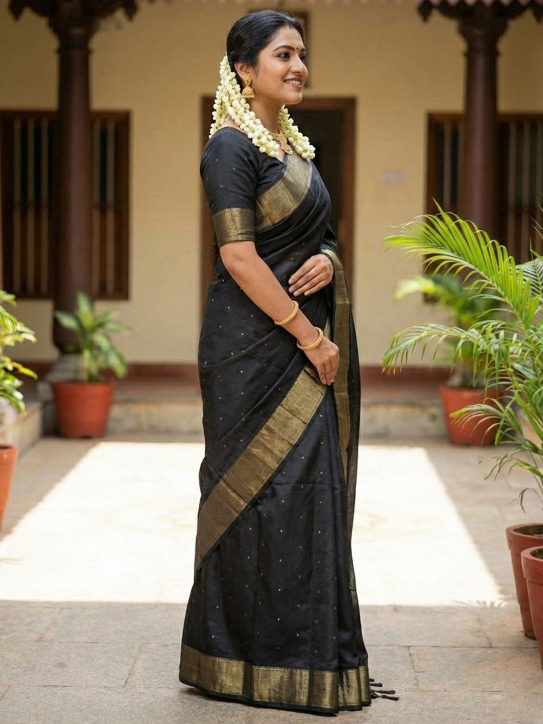 Anaita Black Silk Saree With Blouse Piece