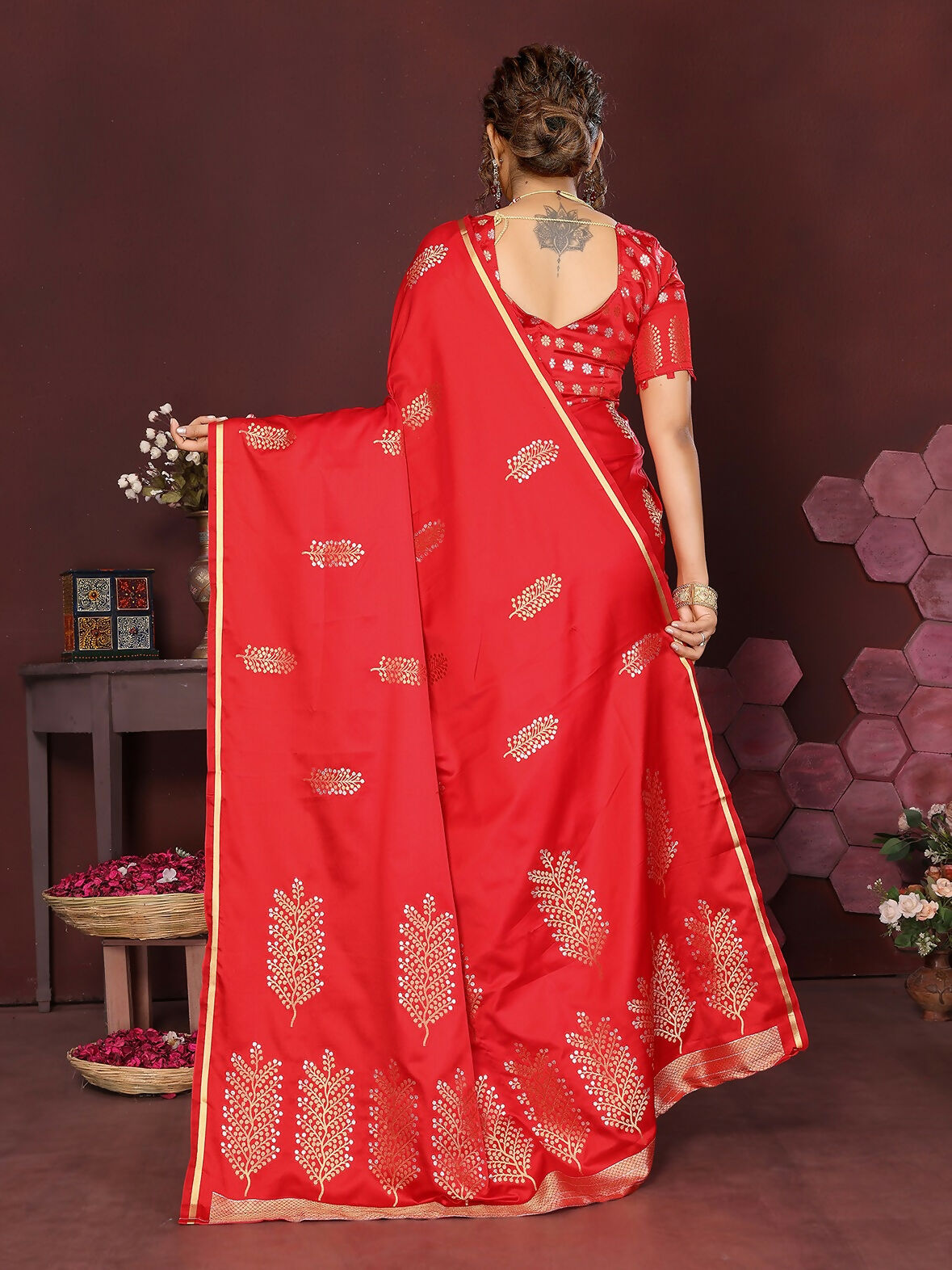 Joban Fashion Red Floral Motifs Banarasi Silk Sarees