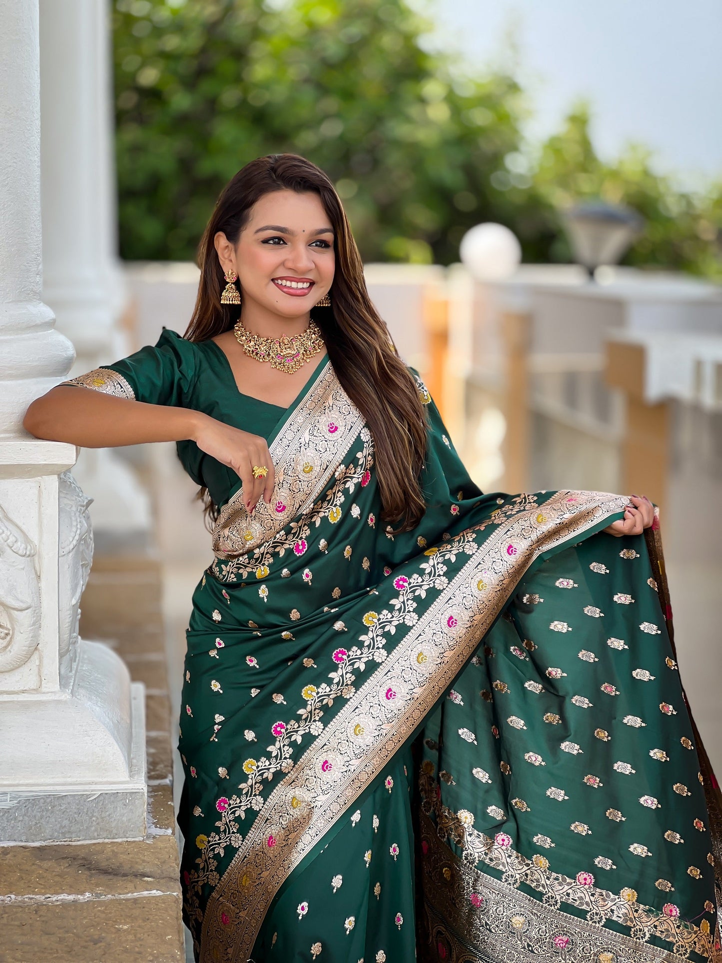 Vedant Vastram Soft Litchi Silk Banarasi Silk Jacquard Saree - Green