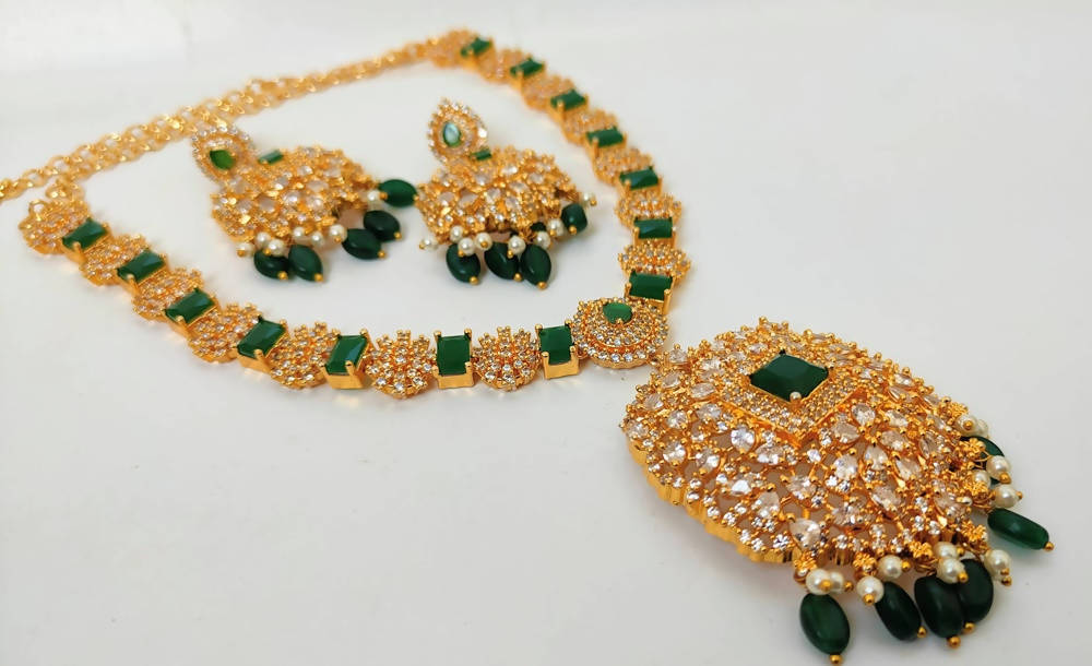 Uncut & Emerald Designer Necklace Set