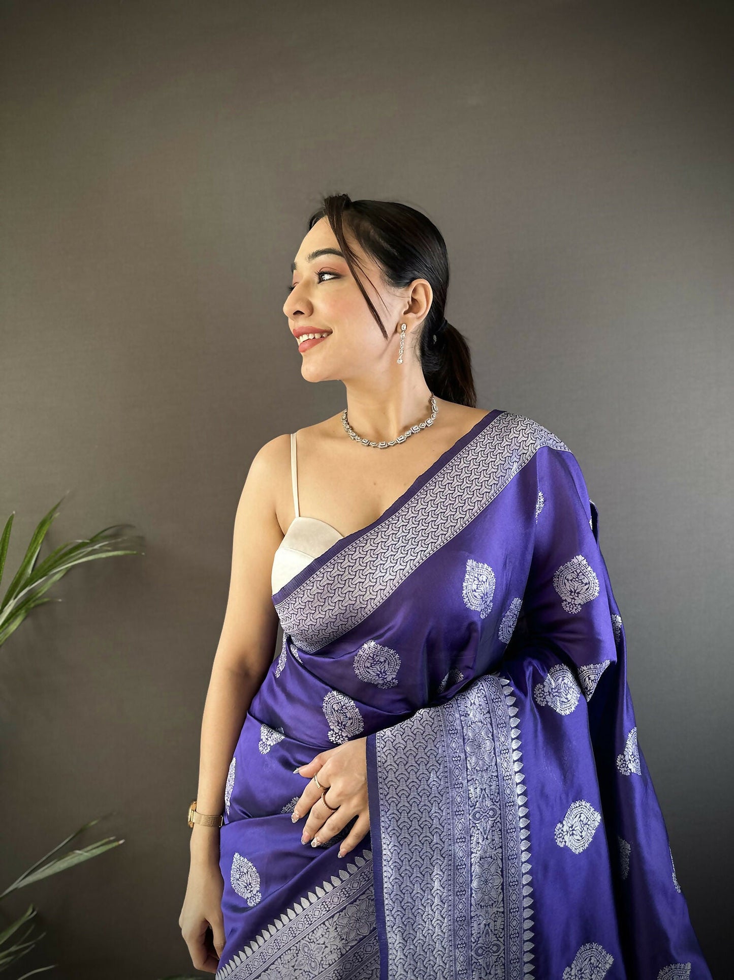 Joban Fashion Royal Blue Floral Motifs Soft Silk Banarasi Saree