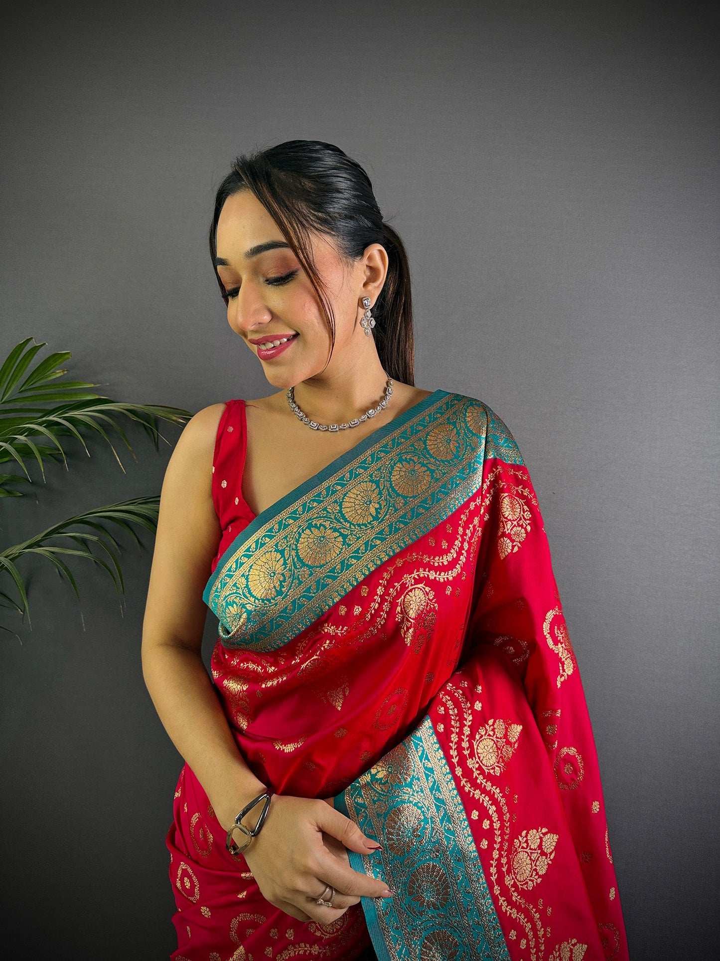 Elora Red Soft Silk Butti Zari Weaving Contrast Weaving Border Banarasi Saree