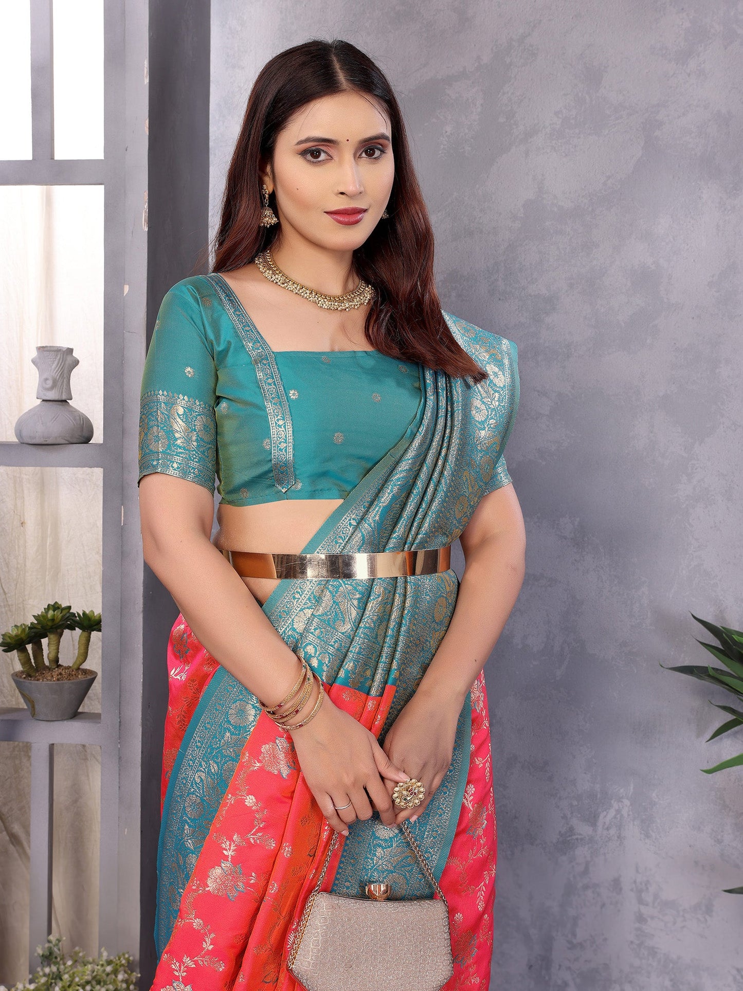 Elora Peach Soft Silk Zari Zaal Weaving Banarasi With Contrast Blouse