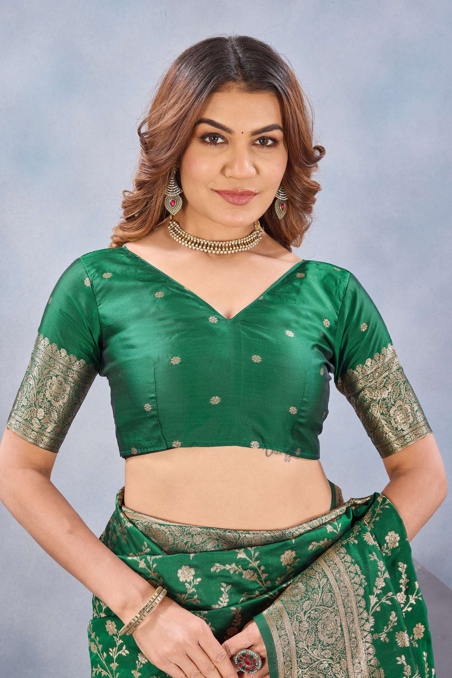 Divine International Trading Co Green Soft Silk Blend Banarasi Jacuard Work Designer Party Wear Saree With Unstitched Blouse Piece