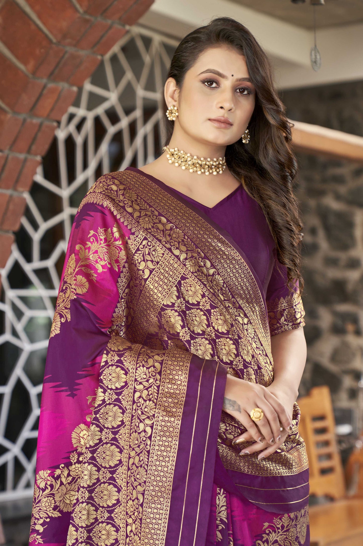 MANOHARI Banarasi Silk Blend Jacquard Work Saree - Purple