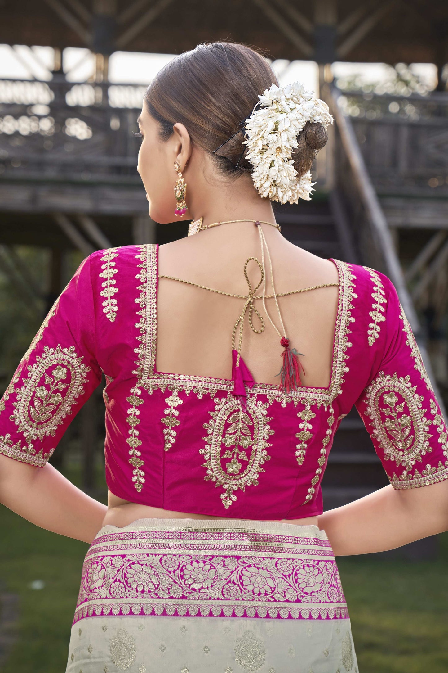 MANOHARI Banarasi Silk Blend Jacquard Work Saree - Pink