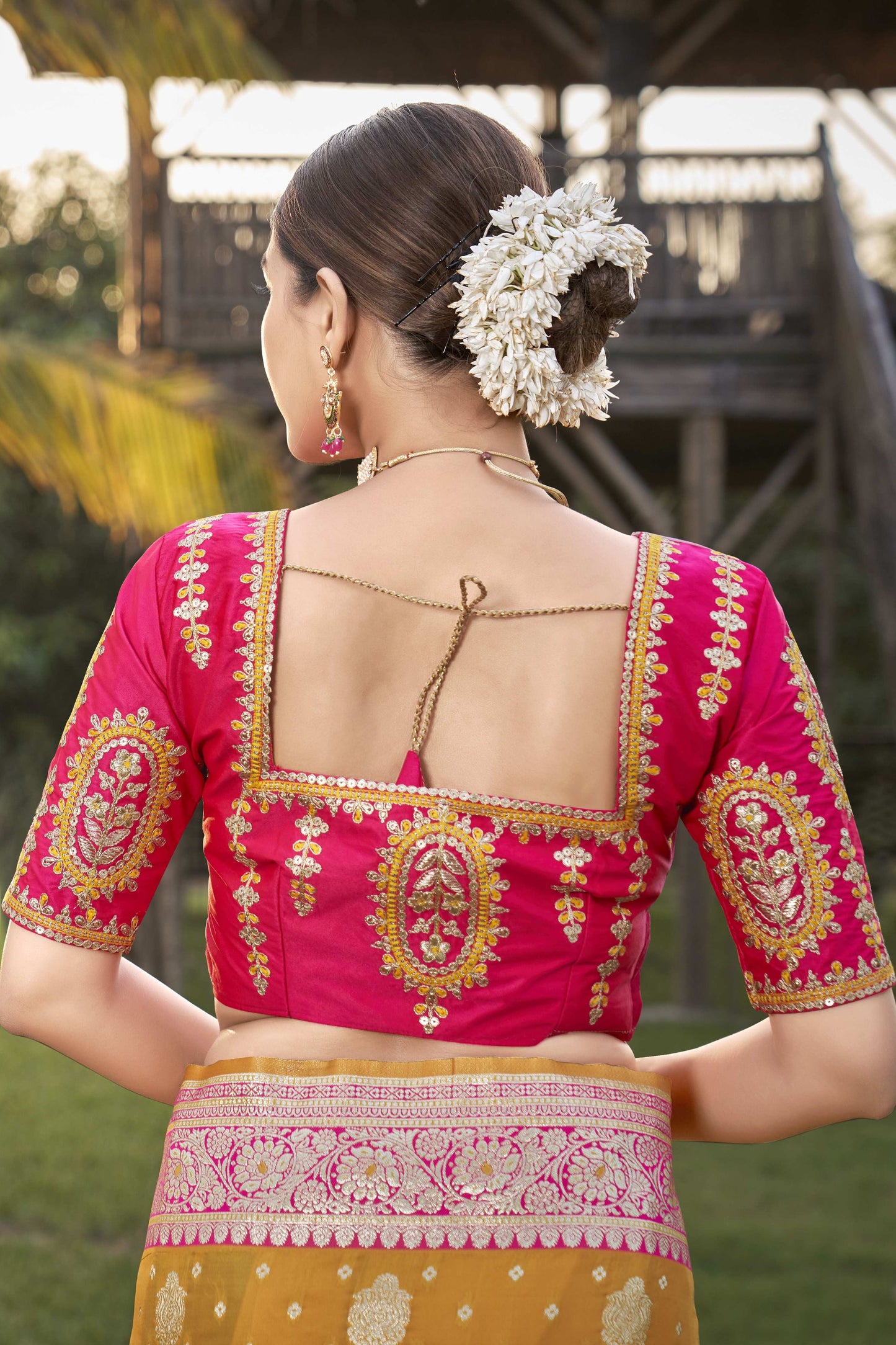 MANOHARI Banarasi Silk Blend Jacquard Work Saree - Yellow