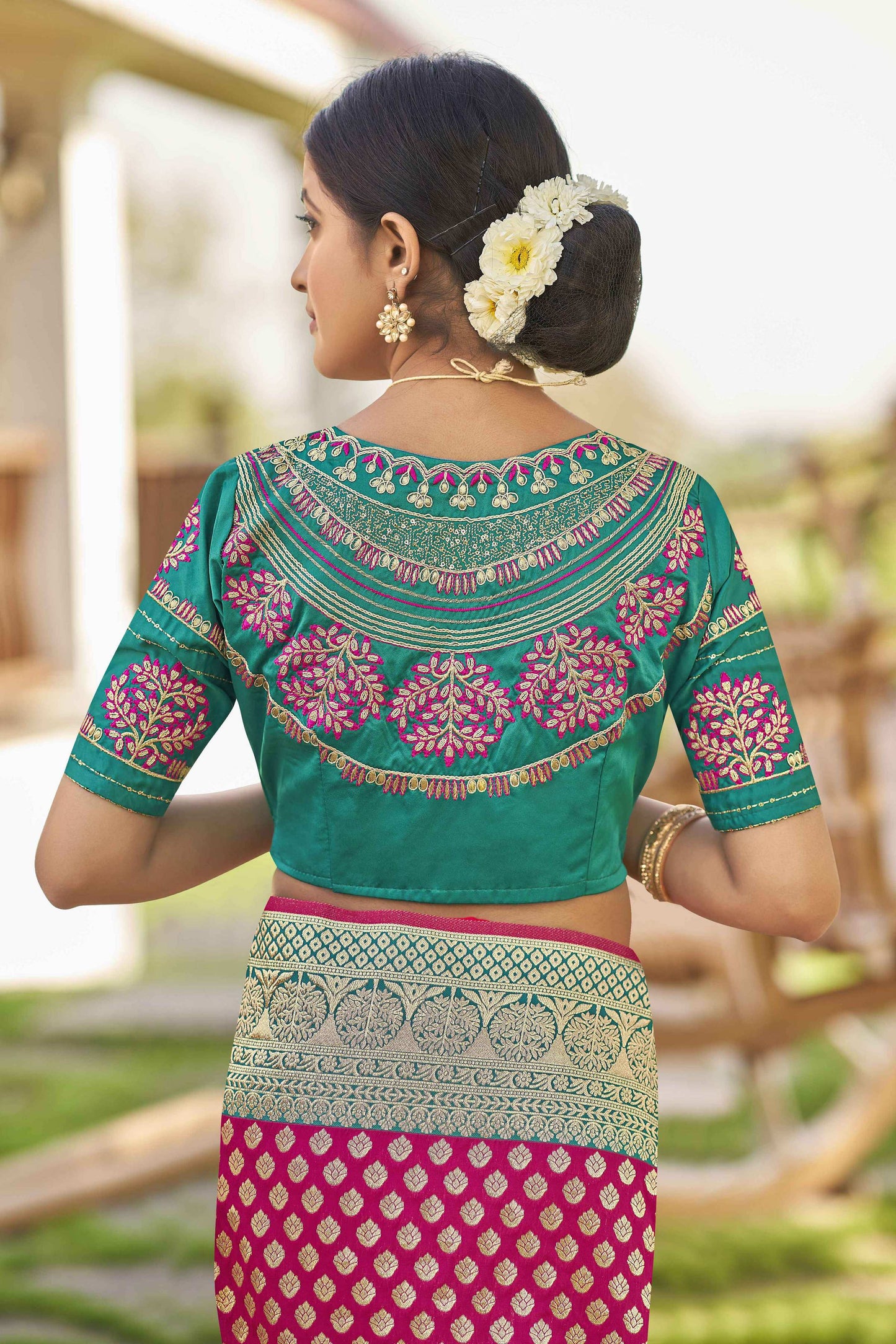 MANOHARI Banarasi Silk Blend Jacquard Work Saree - Pink
