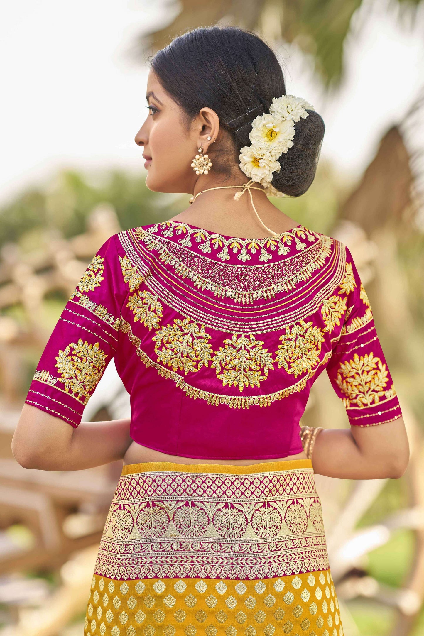 MANOHARI Banarasi Silk Blend Jacquard Work Saree - Yellow