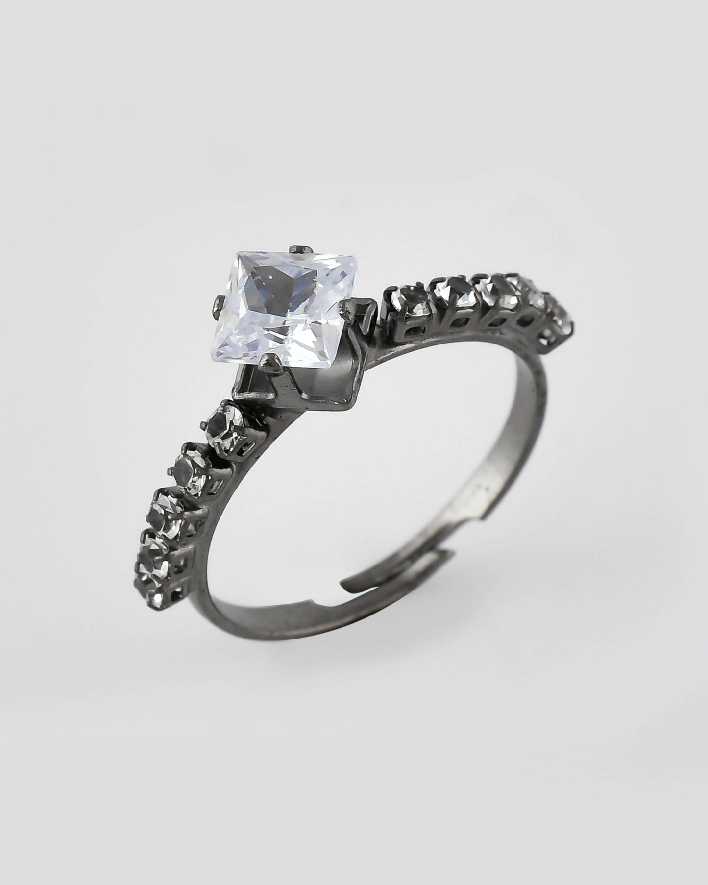 VOJ white CZ-detail Stainless Steel Cubic Zirconia Rhodium Plated Adjustable Finger Ring