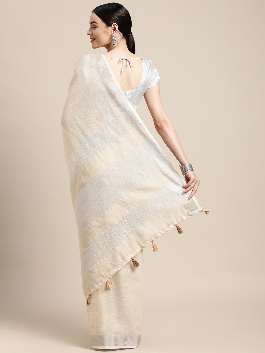 Anaita Off White Linen Saree With Blouse