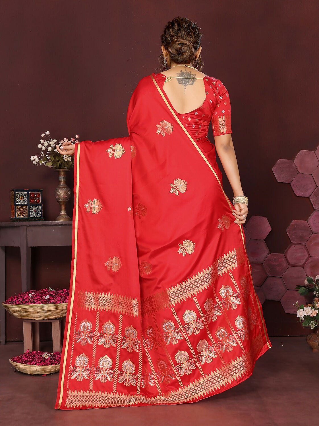 Joban Fashion Red Floral Motifs Banarasi Silk Sarees