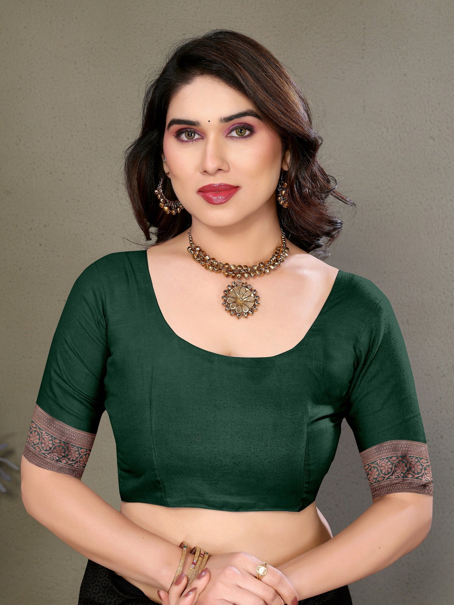 Vedant Vastram Litchi Silk Banarasi Silk Saree - Bottle Green