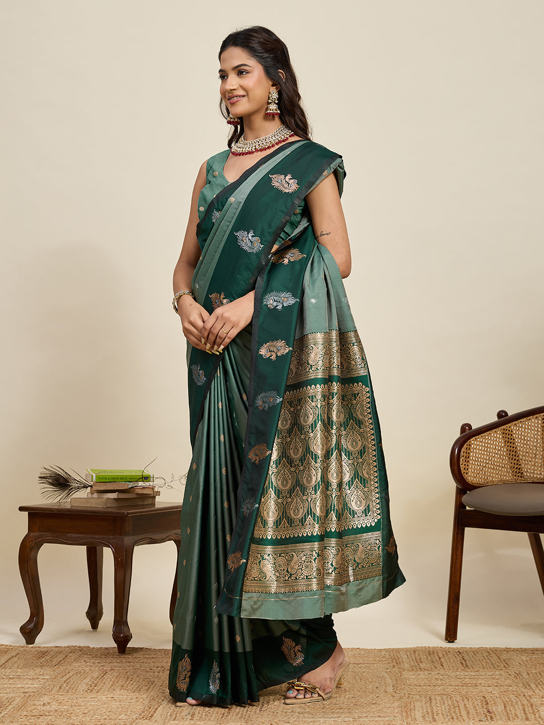 Vedant Vastram Soft Litchi Silk Banarasi Silk Jacquard Saree - Green