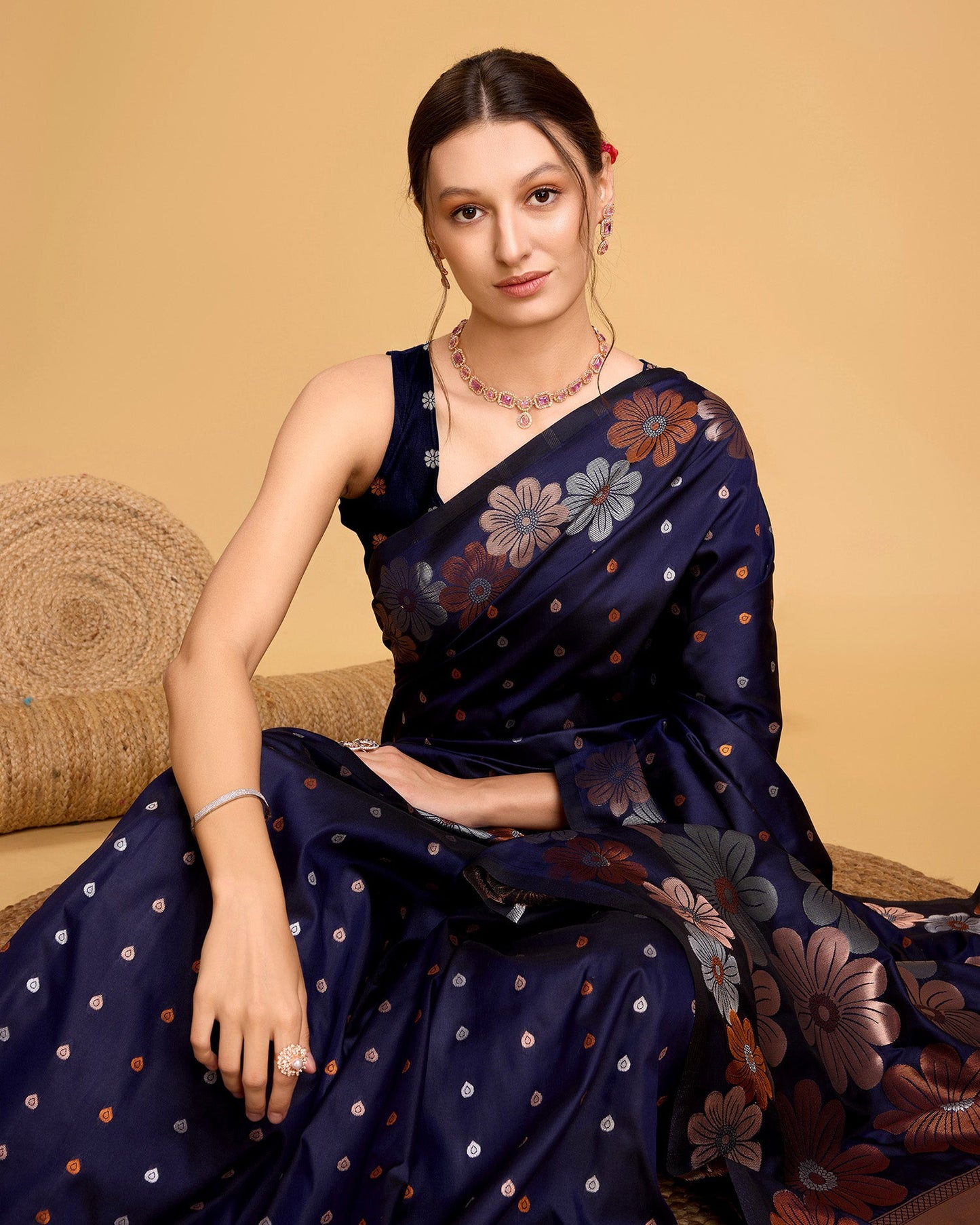 Vedant Vastram Soft Litchi Silk Banarasi Silk Saree - Navy