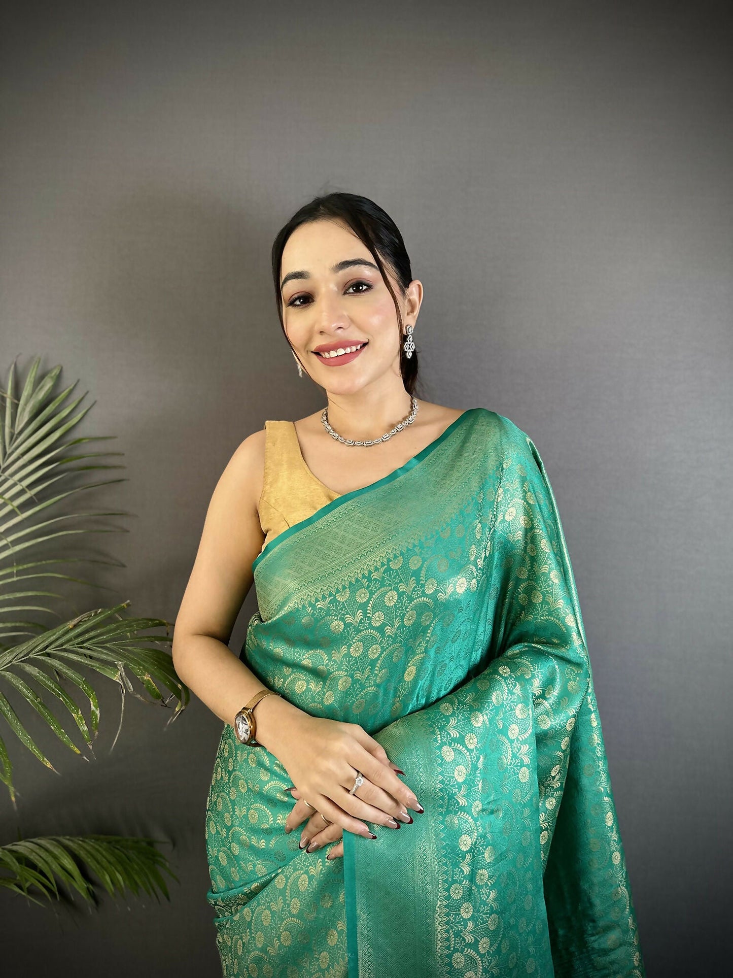 Joban Fashion Rama Green Floral & Paisley Motifs Soft Satin Silk Banarasi Saree