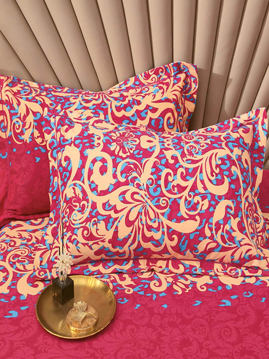 JC Collection Pink & Blue TC 240 Ethnic Motifs Cotton King Bedsheet with 2 Pillow Covers