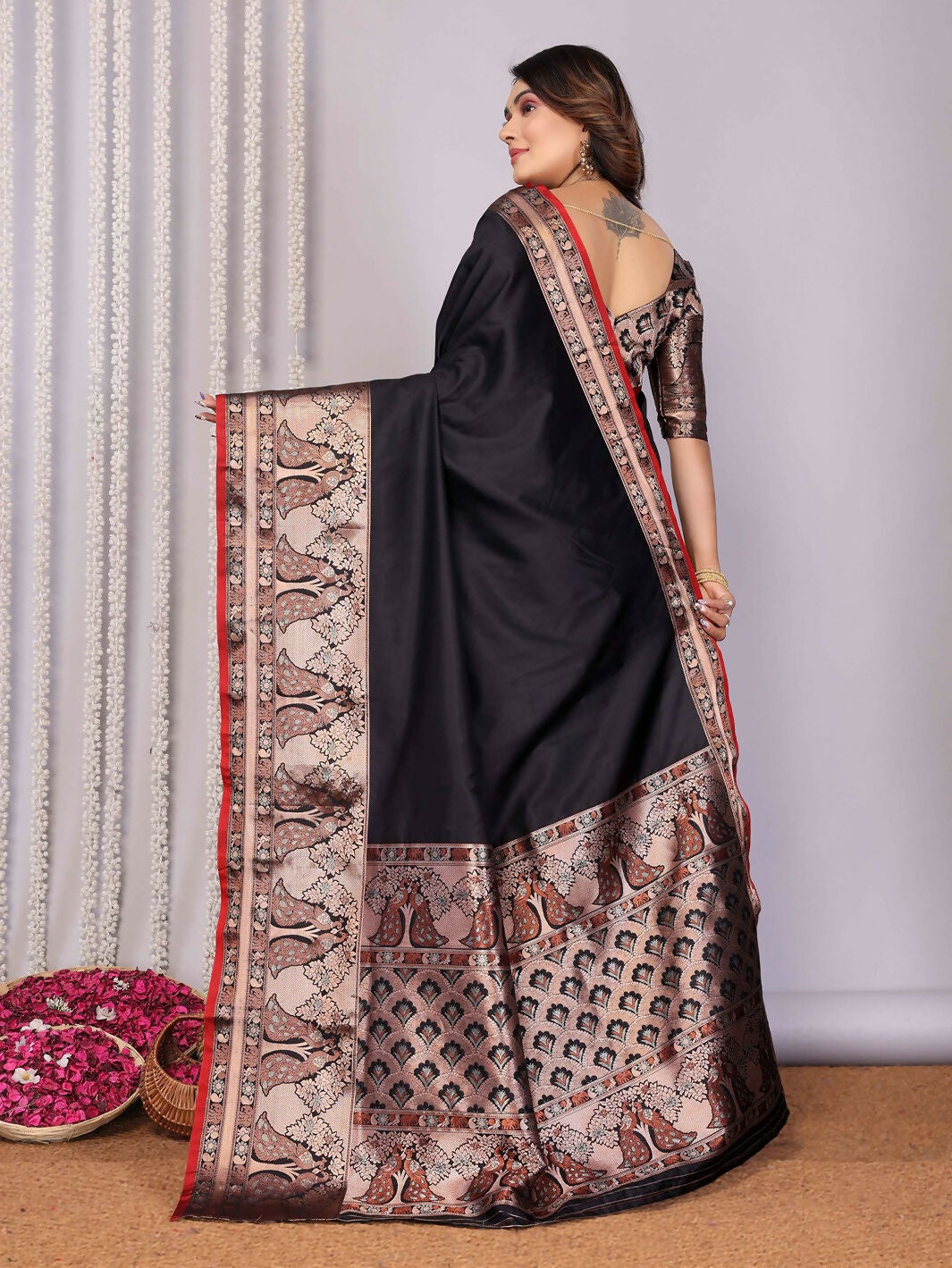 Joban Fashion Black Woven Banarasi Silk Sarees