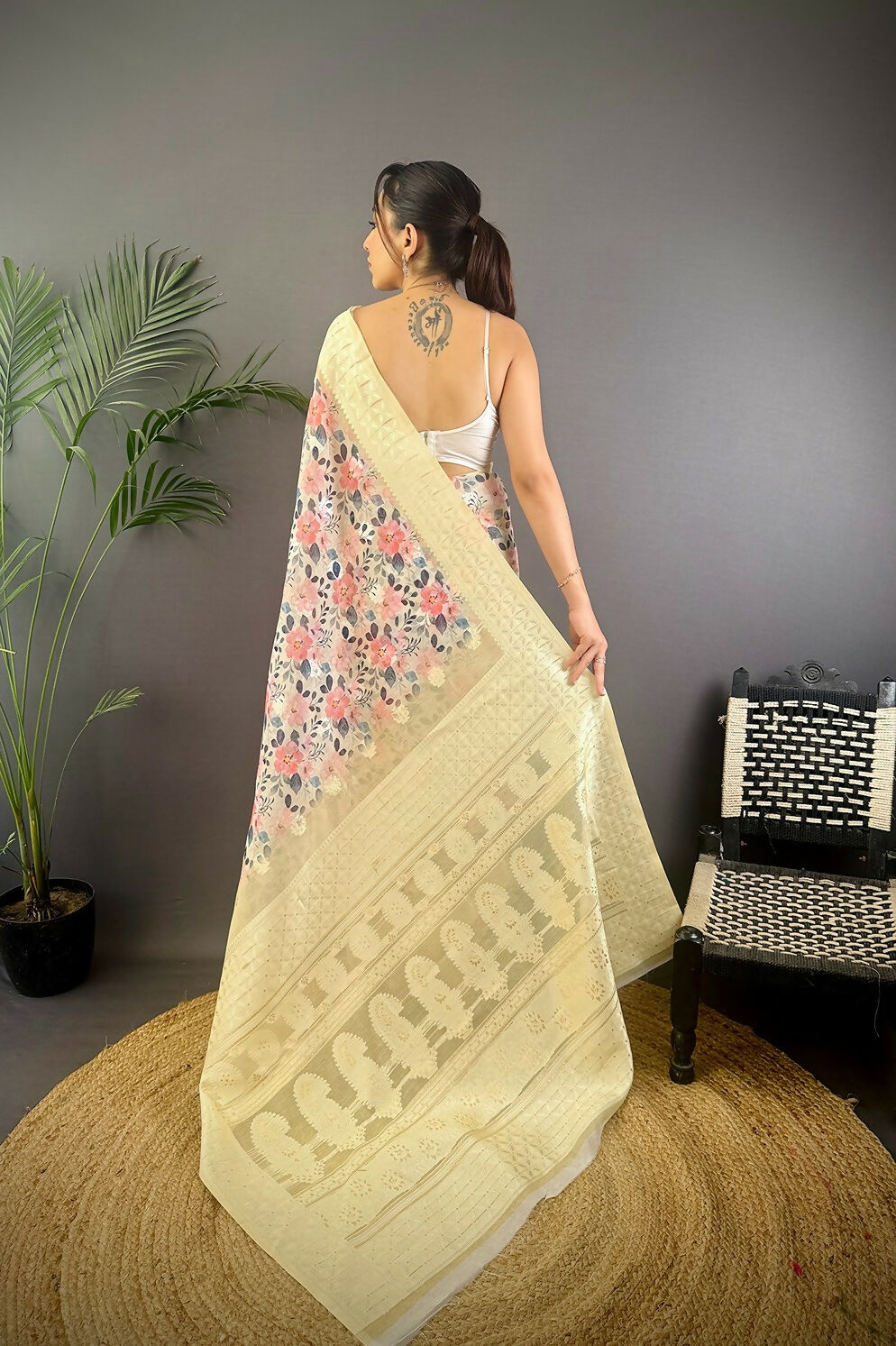 Joban Fashion Cream Floral Motifs Banarasi Silk Sarees