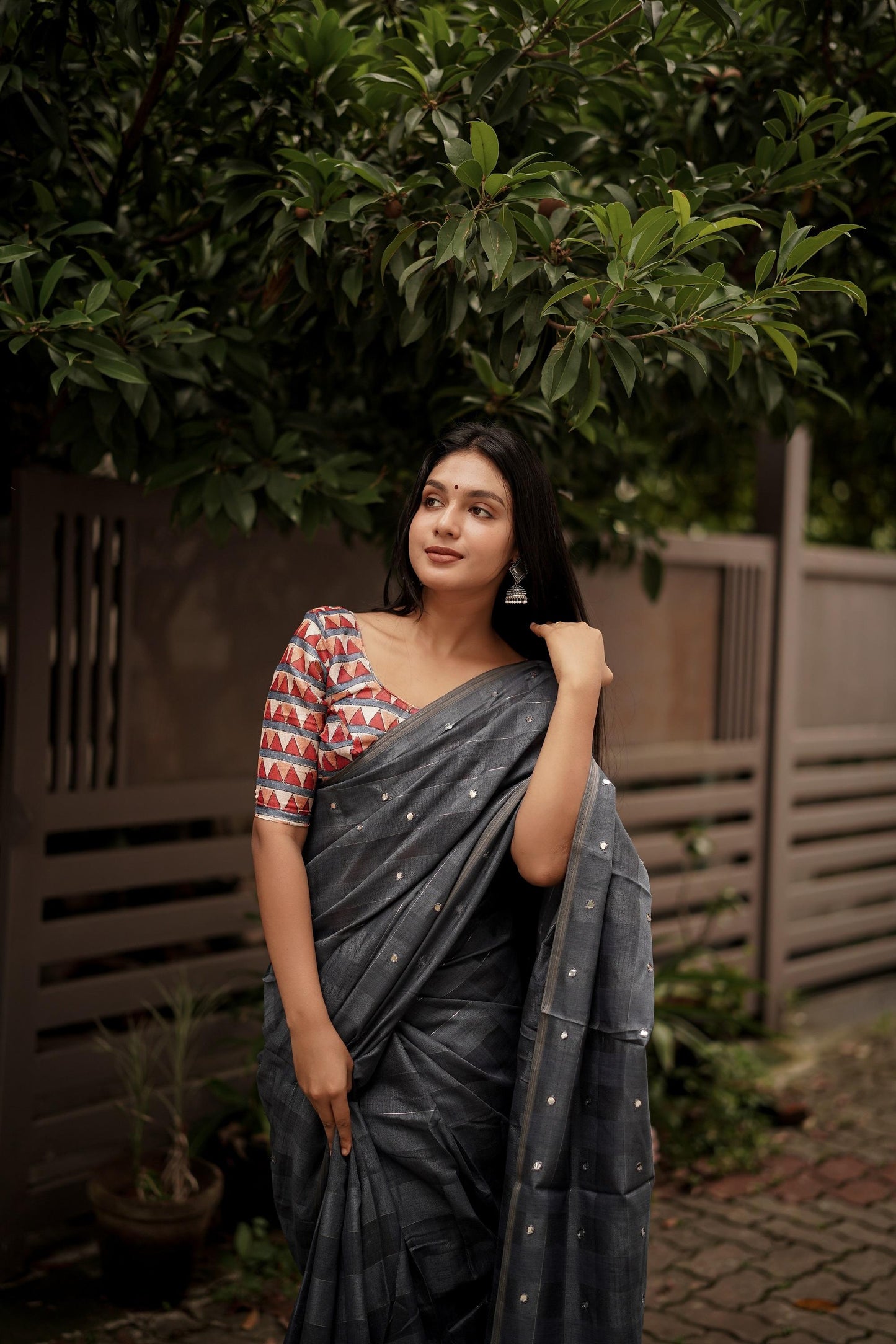 Grey Pure Linen Ethnic Motifs Saree with Unstitched Blouse - A2M