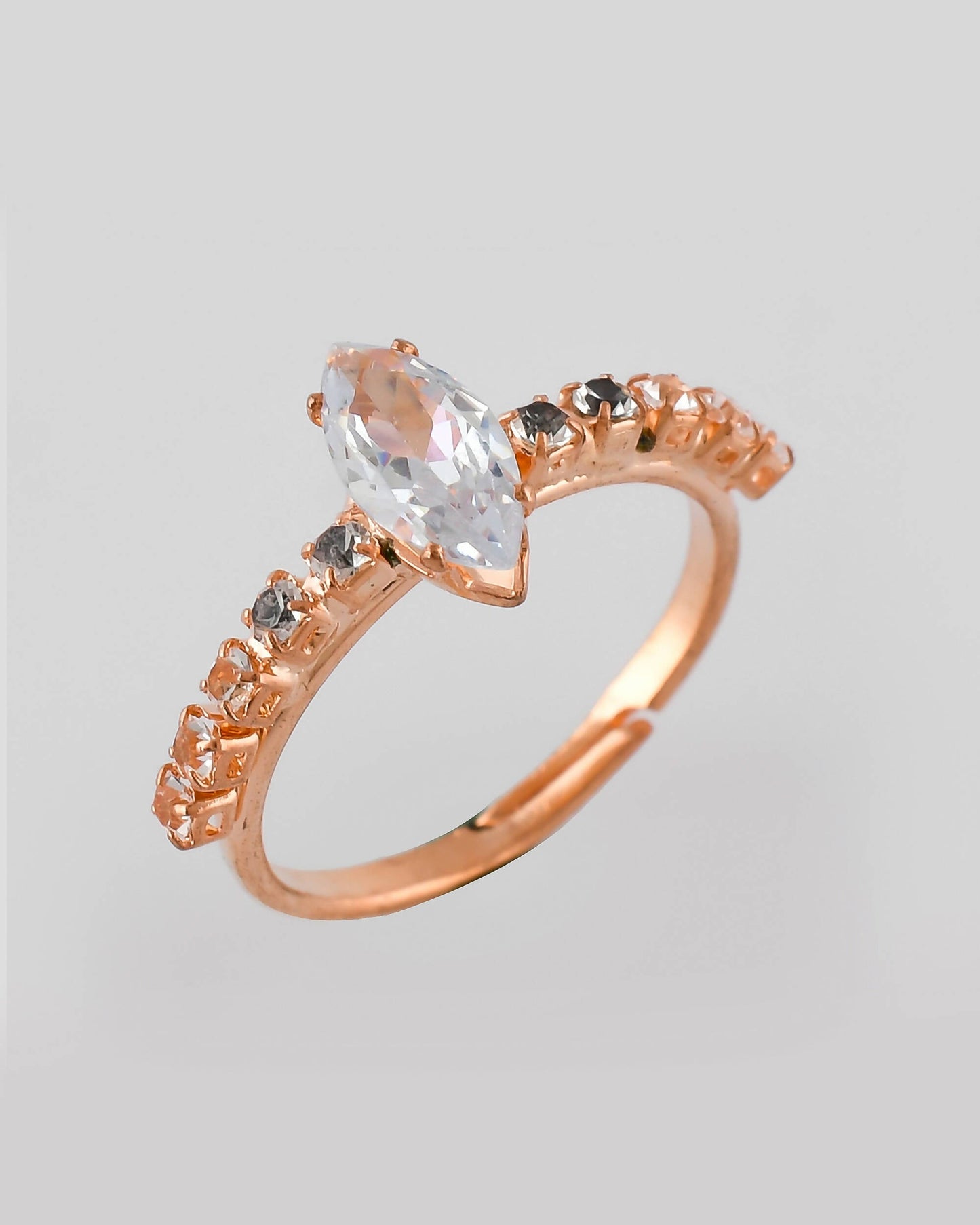 VOJ white CZ-detail Stainless Steel Cubic Zirconia Gold-Polished adjustable finger Ring