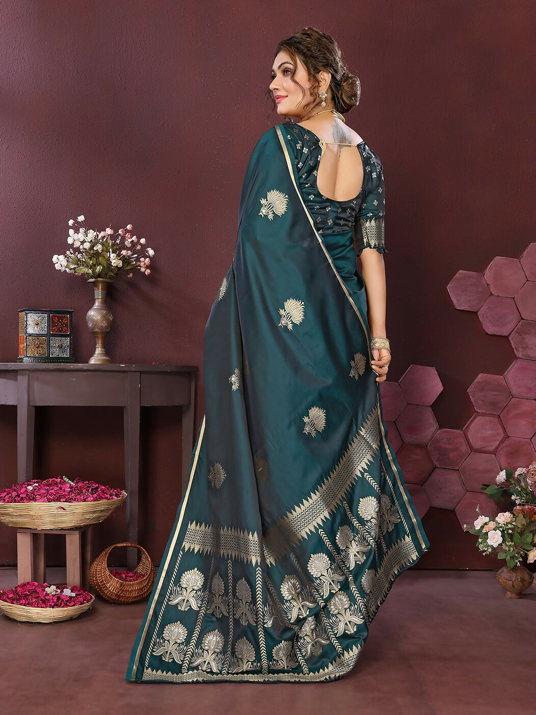 Joban Fashion Emerald green Floral Motifs Banarasi Silk Sarees
