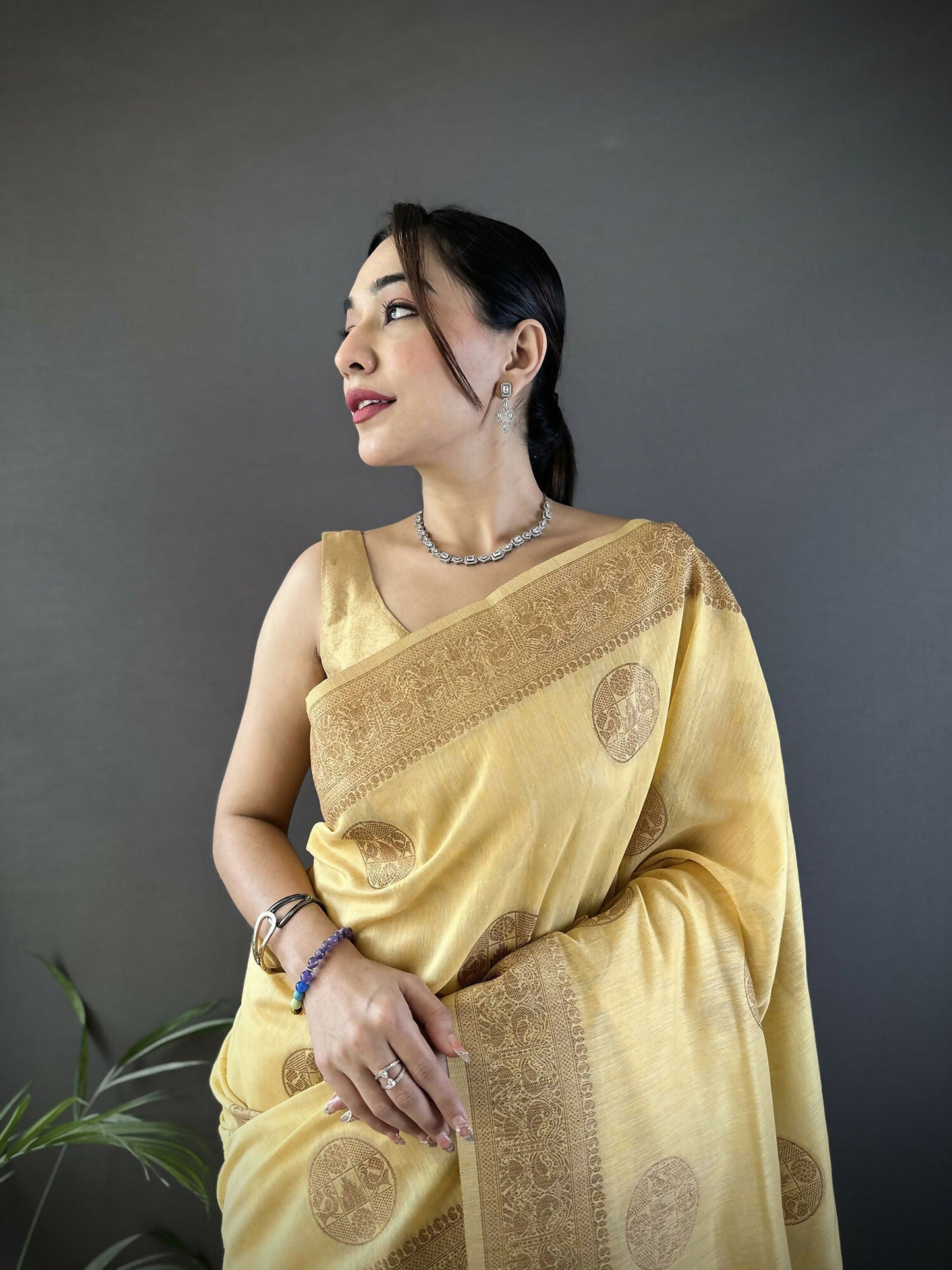 Joban Fashion Yellow Floral & Paisley Linen Silk Banarasi Saree