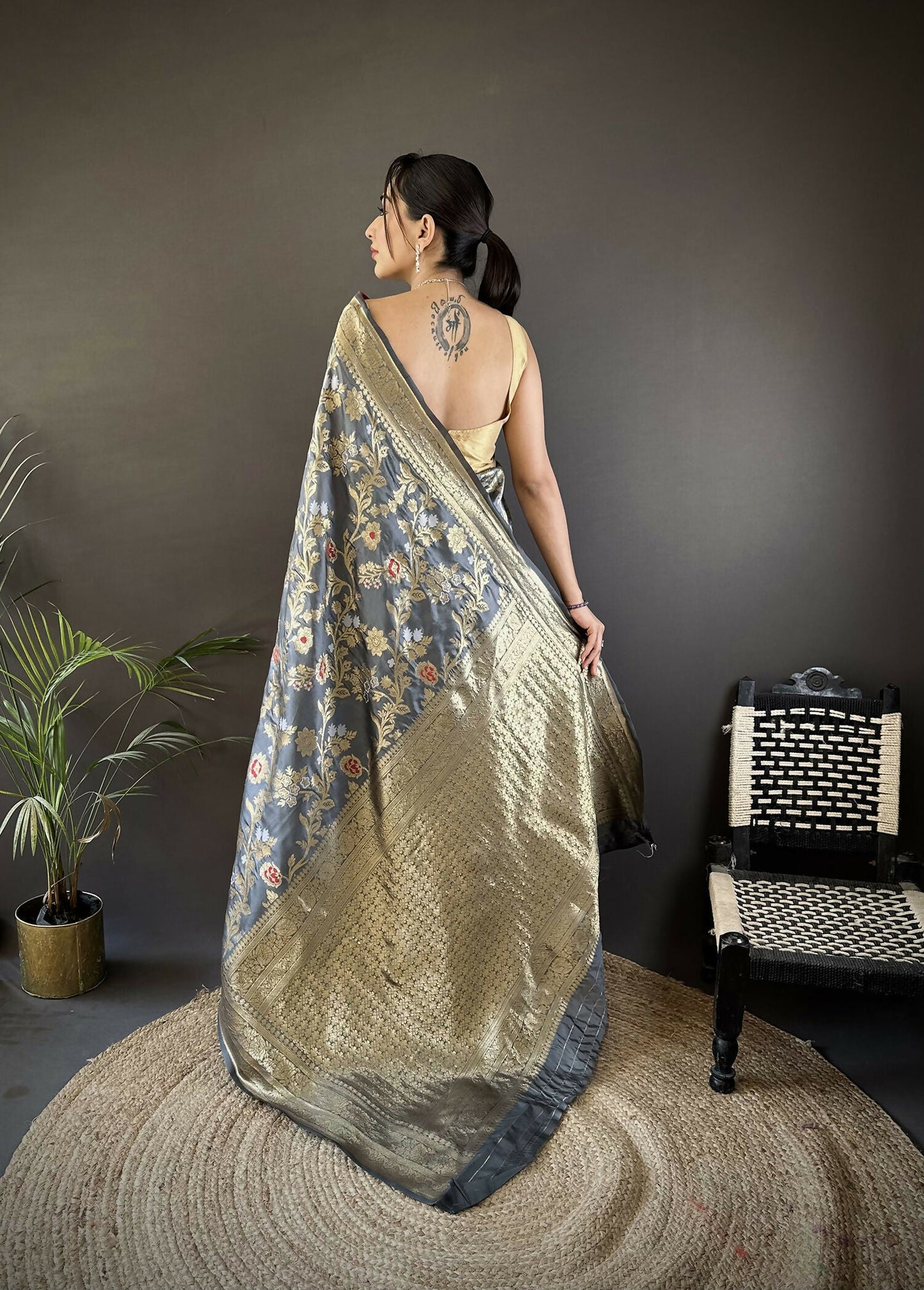 Joban Fashion Grey Floral & Ethnic Motifs Design Soft Silk Meenakari Banarasi Saree