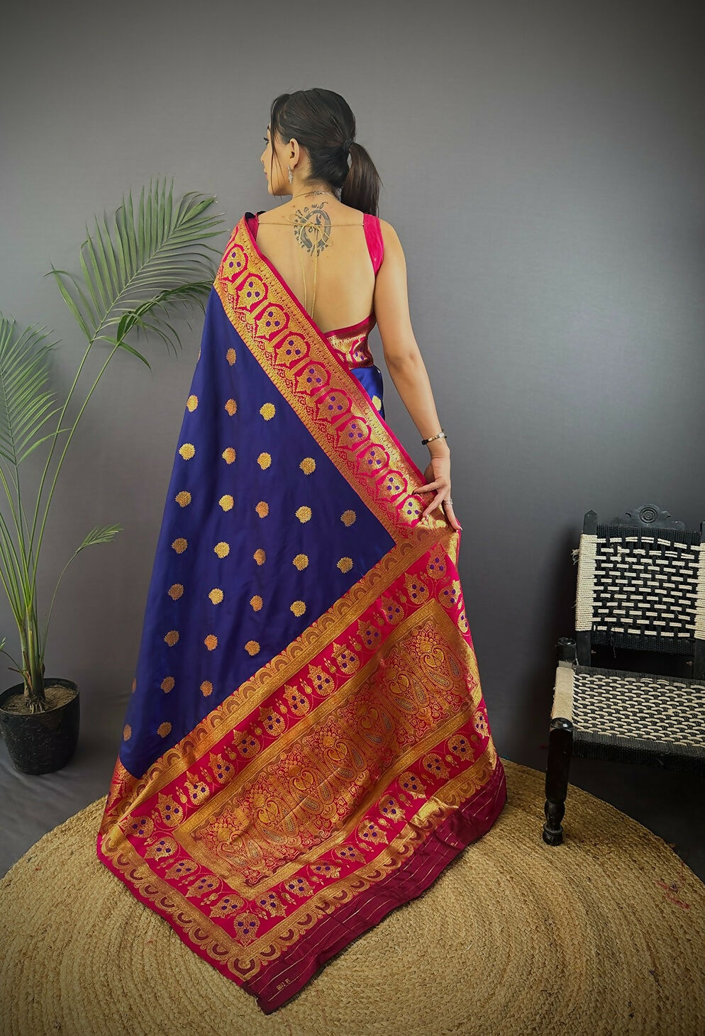 Joban Fashion Red Butti Banarasi Silk Sarees
