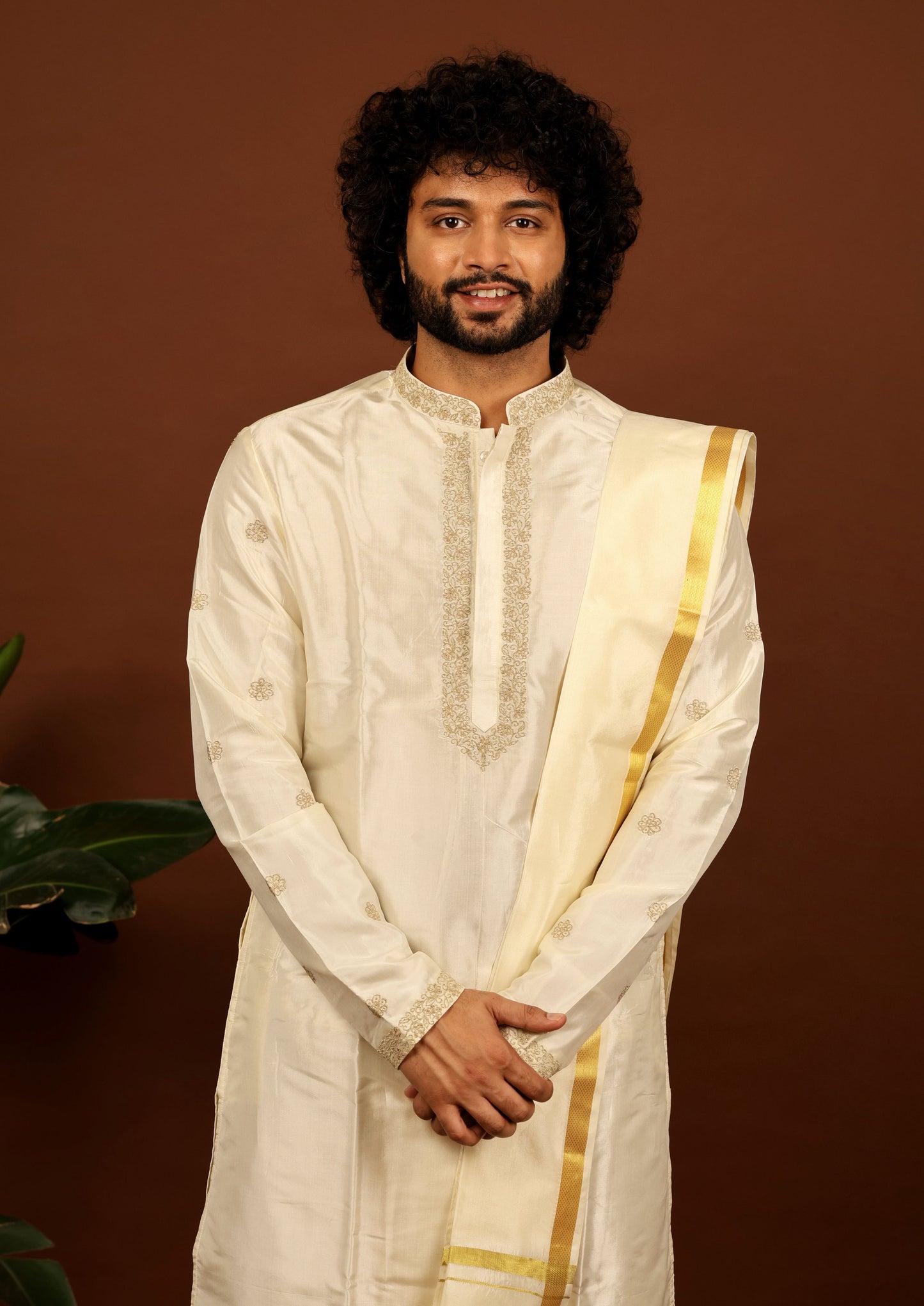Off White Machine Embroidered Grandeur Pattu Kurta Set by Hilo Design