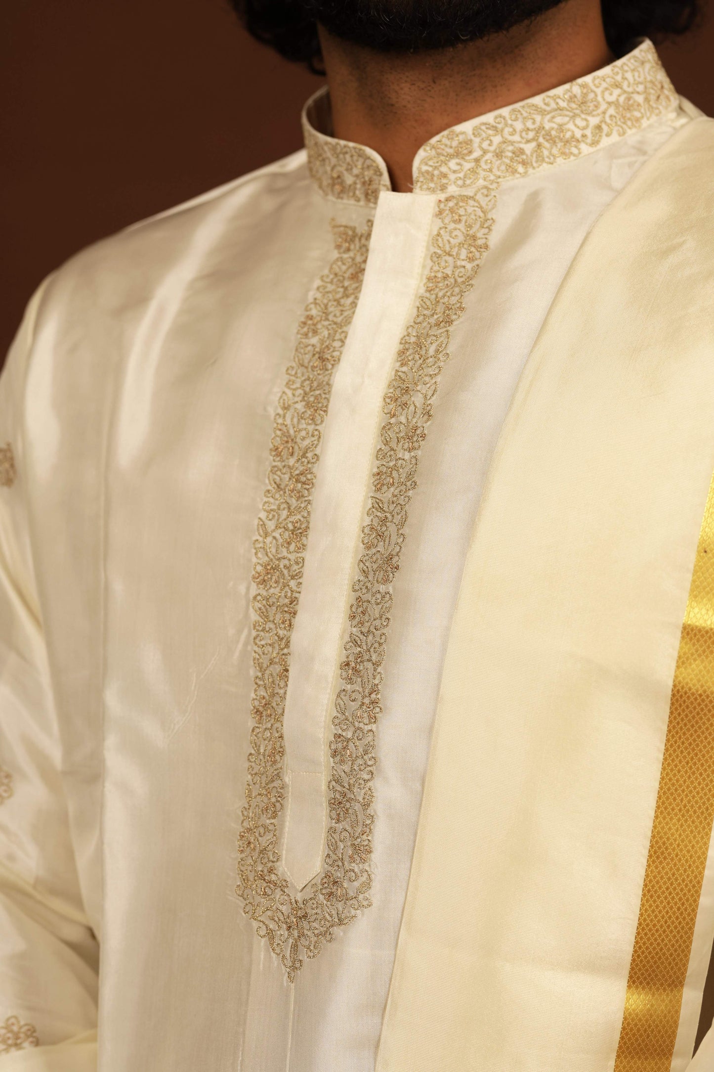 Off White Machine Embroidered Grandeur Pattu Kurta Set by Hilo Design