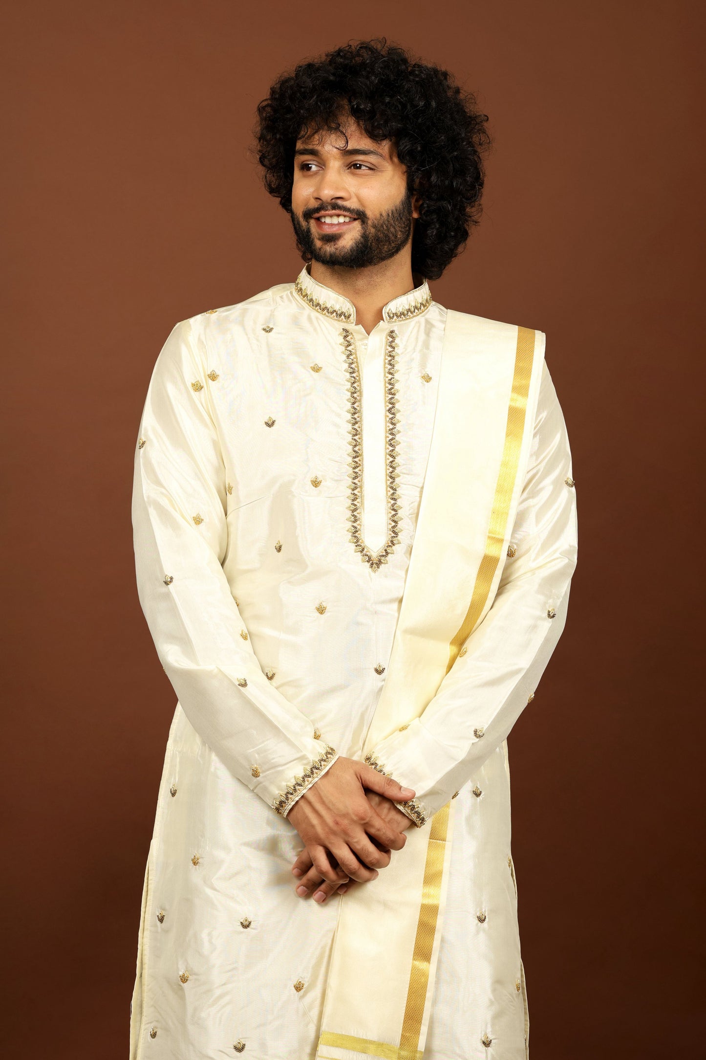 Hand Embroidered Pattu Set by Hilo Design