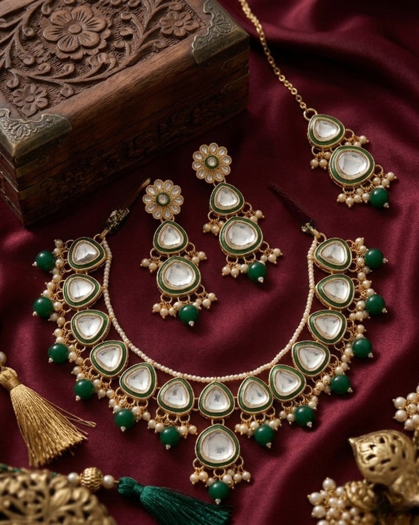 Jewel City undan Gold-Plated Emerald Green Pearl Choker Necklace Set | Indian Ethnic Bridal Wedding Jewellery | Handcrafted
