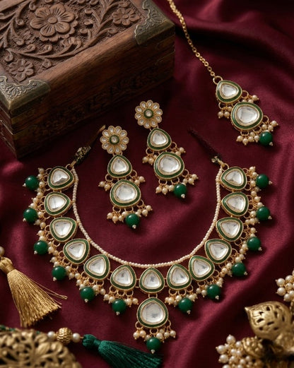 Jewel City undan Gold-Plated Emerald Green Pearl Choker Necklace Set | Indian Ethnic Bridal Wedding Jewellery | Handcrafted