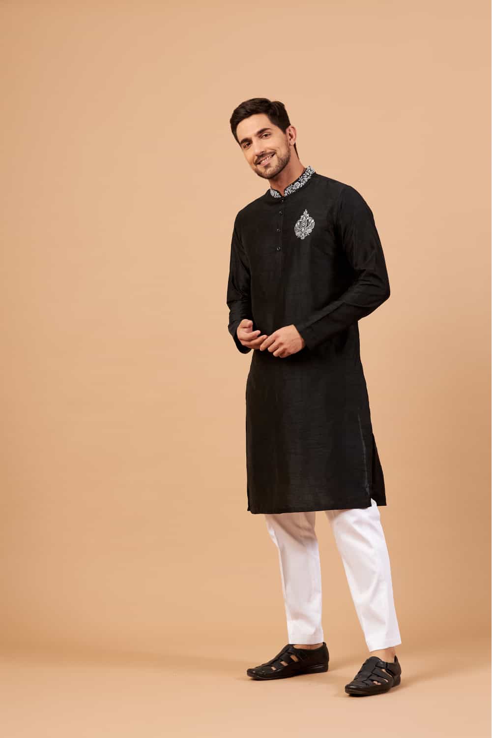 Amyr Traditional Embroidered Kurta by Hilo Design