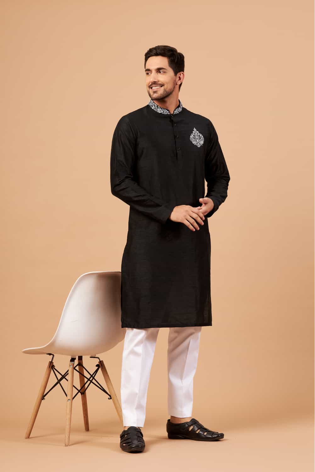 Amyr Traditional Embroidered Kurta by Hilo Design