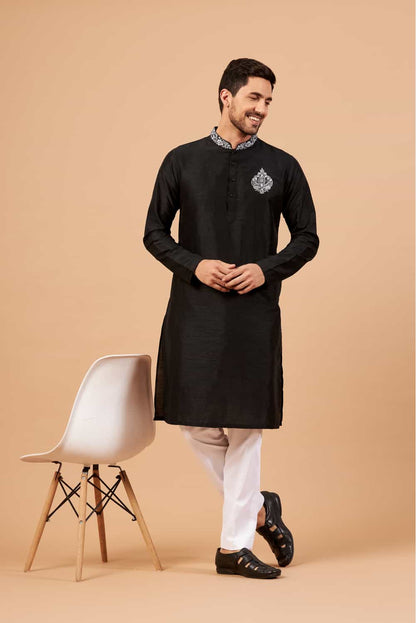 Amyr Traditional Embroidered Kurta by Hilo Design