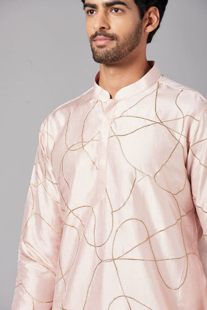Ilaria Gold Zari Abstract Embroidered Peach Kurta by Hilo Design