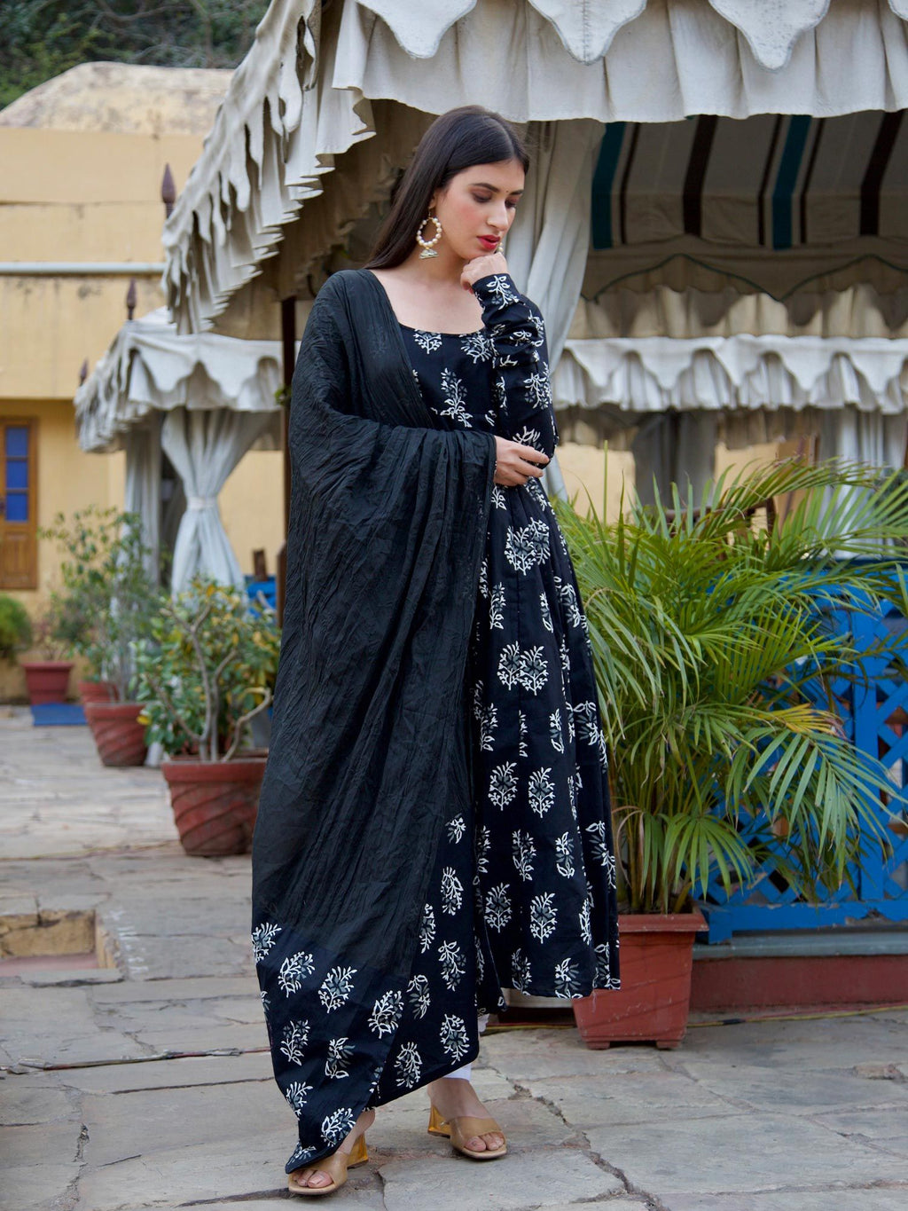 ONEWE INDIA Aasha Anarkali Set (Set of 3)