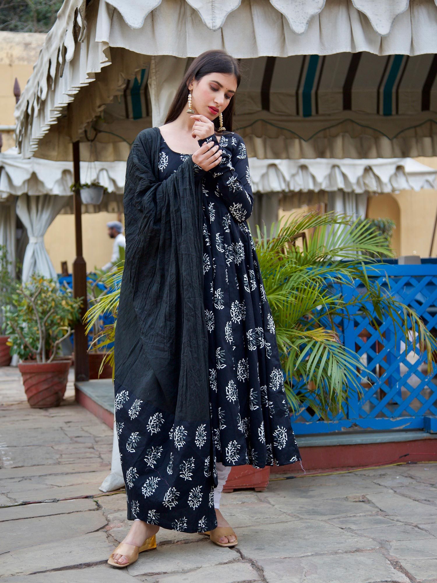 ONEWE INDIA Aasha Anarkali Set (Set of 3)