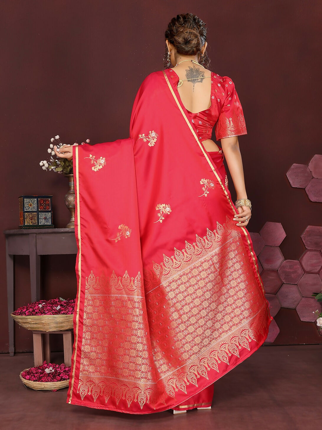 Joban Fashion Reddish Pink Floral Banarasi Silk Sarees