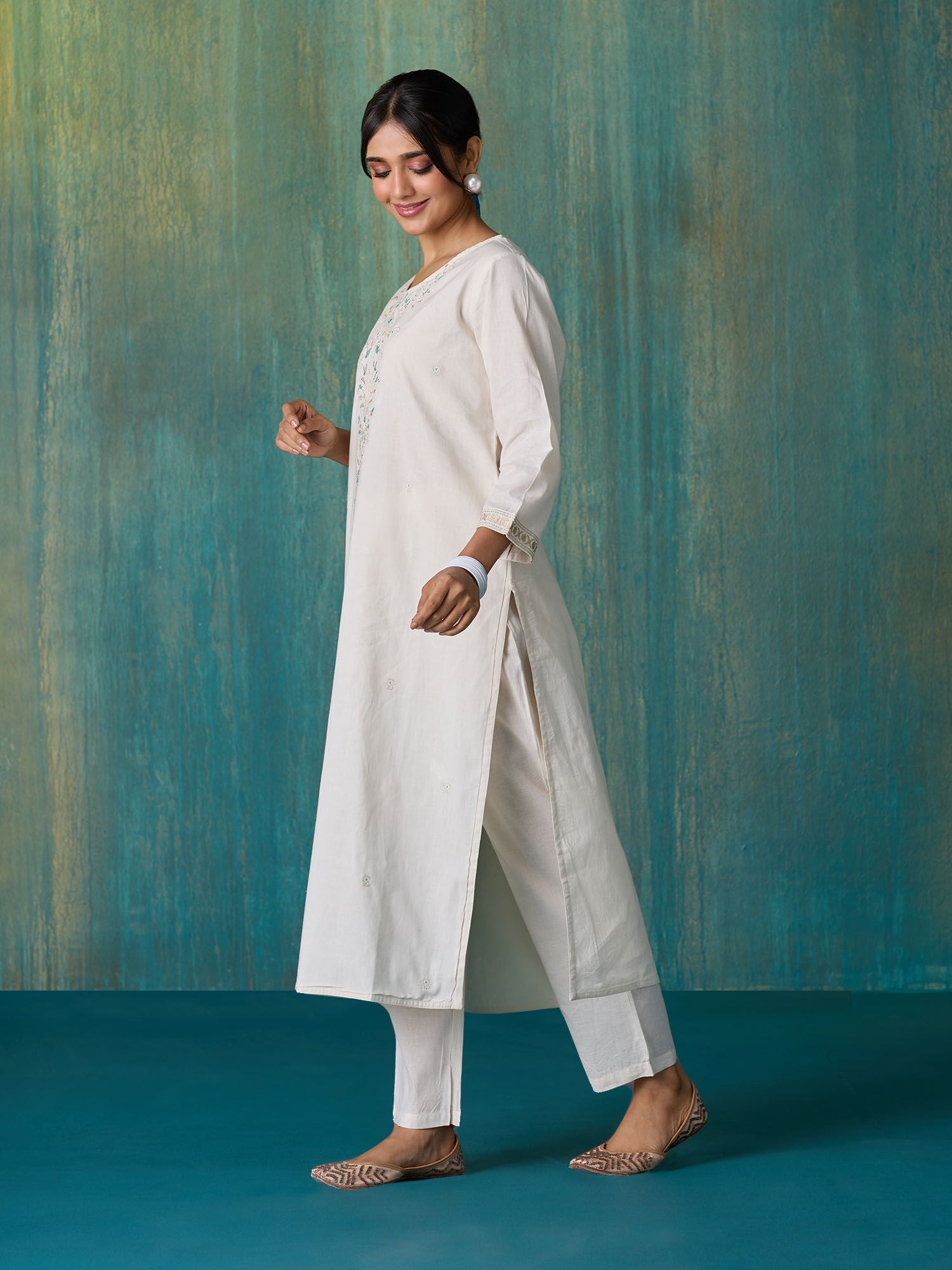 Likha Off white Tonal embrodiery Kurta Pant and Brocade Dupatta LIKSKD253 (Set of 3)